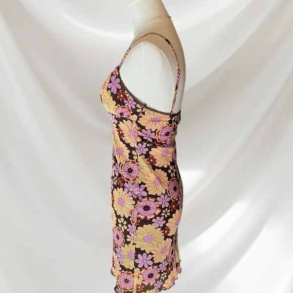 INTO | Vintage Floral Dress - Picture 4 of 6